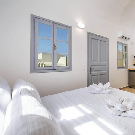 Hillside Elegance Suites Fira  Exterior photo
