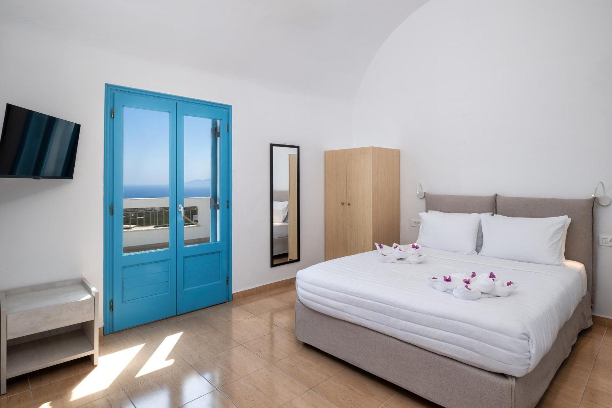 Hillside Elegance Suites Fira  Exterior photo