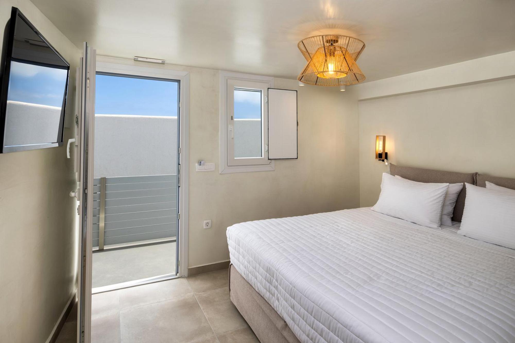 Hillside Elegance Suites Fira  Exterior photo