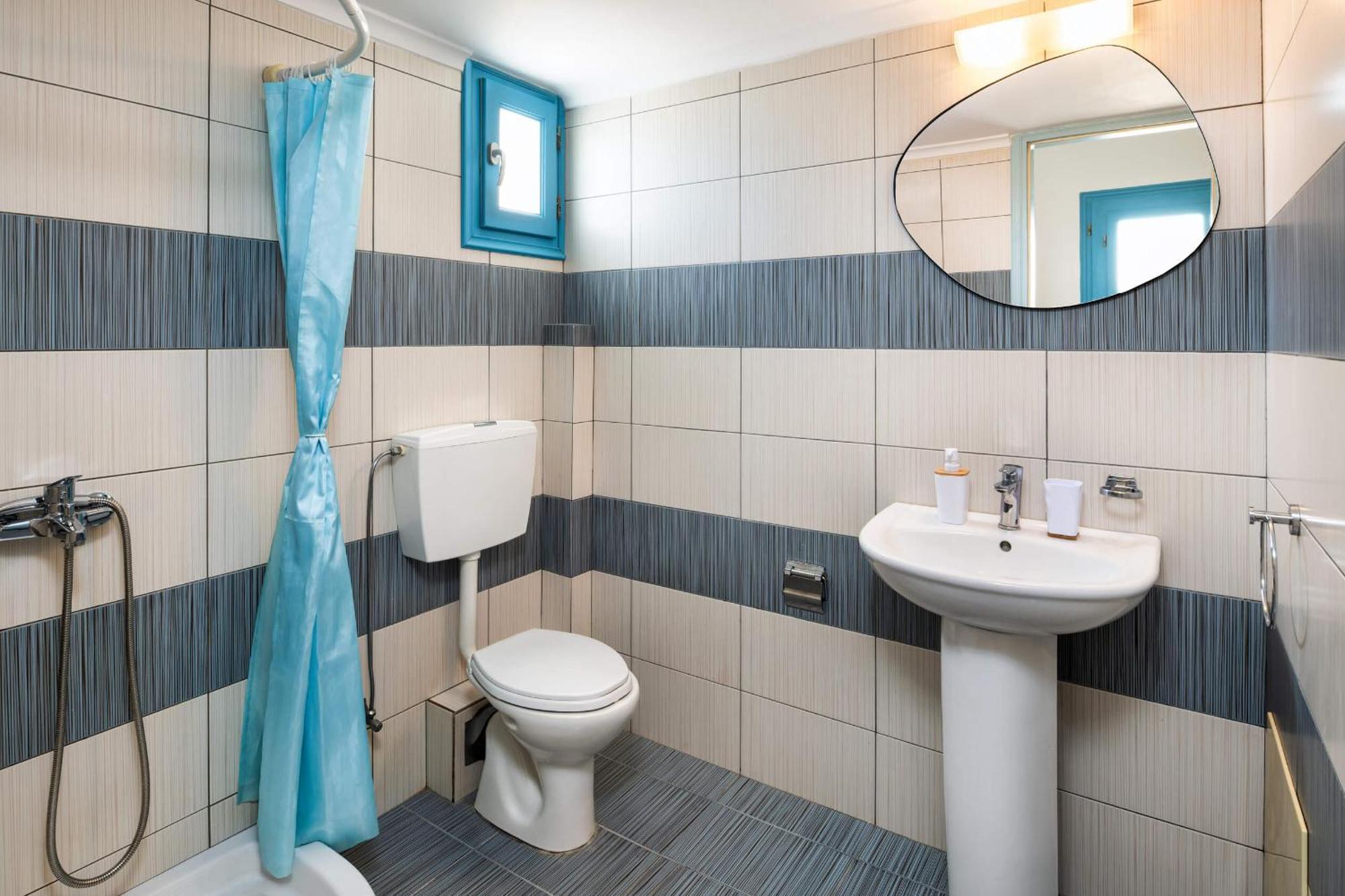 Hillside Elegance Suites Fira  Room photo